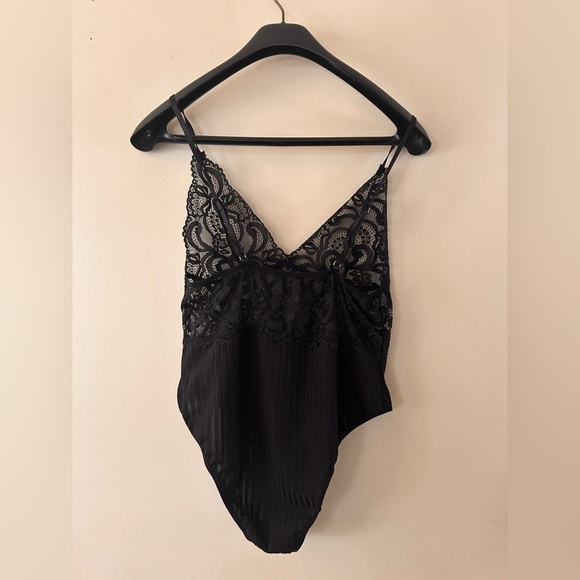 Lace shapewear - Picture 7 of 10